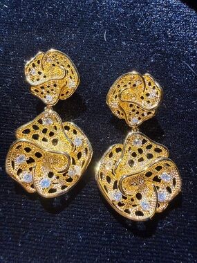 Gold Floral Drop Earrings